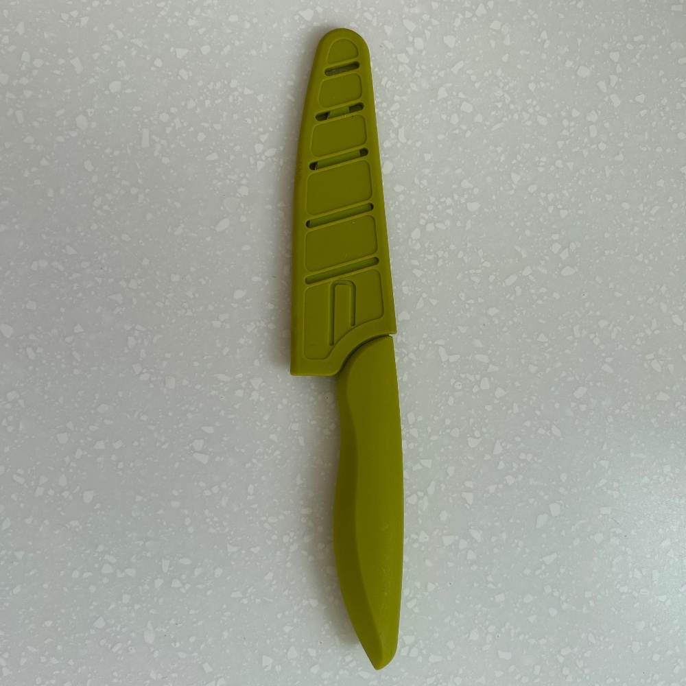 KAI PURE KOMACHI: PARING KNIFE (3.5 IN) with CASE